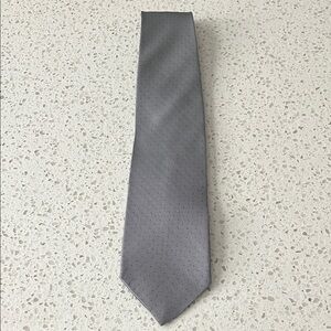 Huntington Men's Solid Gray Geometric Tie - Sleek Formal Accessory